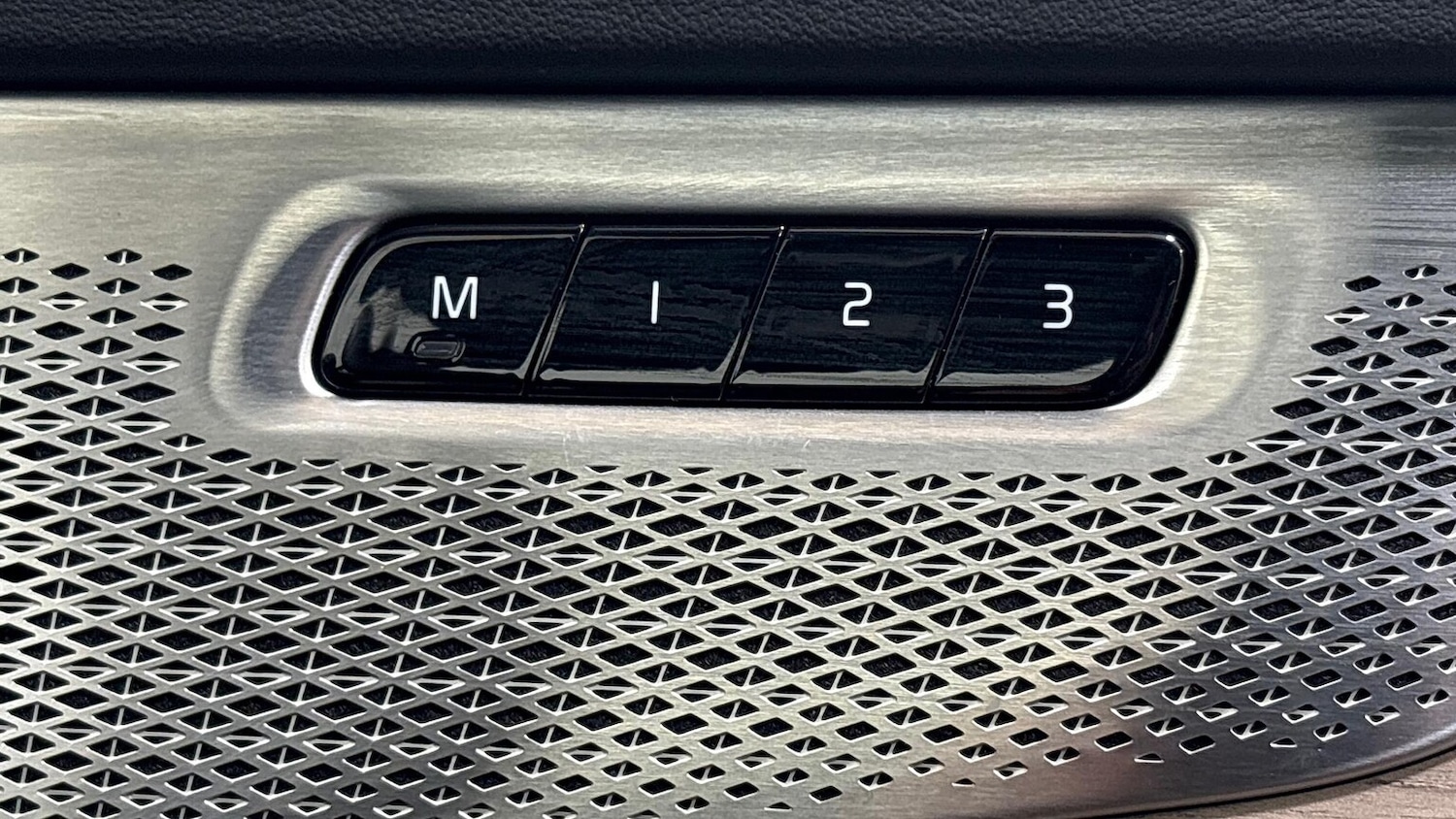 Used Volvo XC90 2025 for sale - 76413921: Photo 25