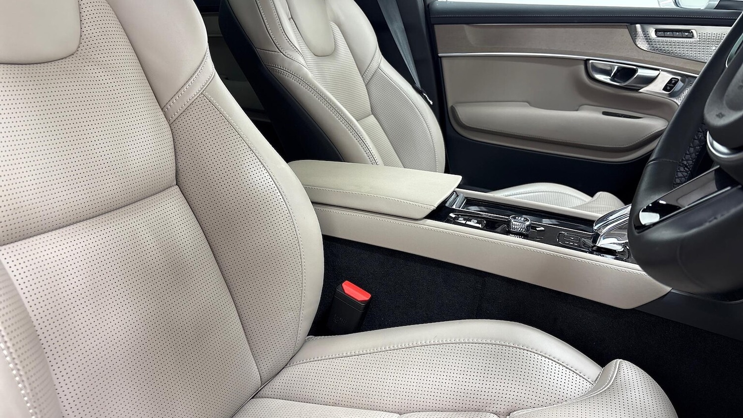 Used Volvo XC90 2025 for sale - 76413921: Photo 28