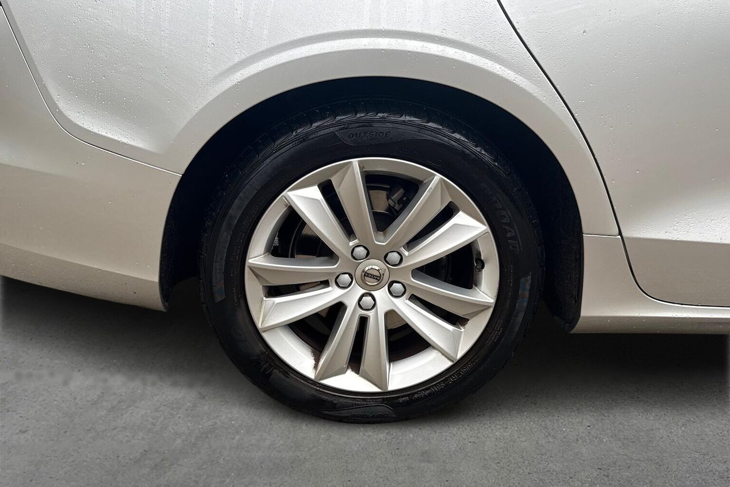 Used Volvo V60 2019 for sale - 78192828: Photo 8