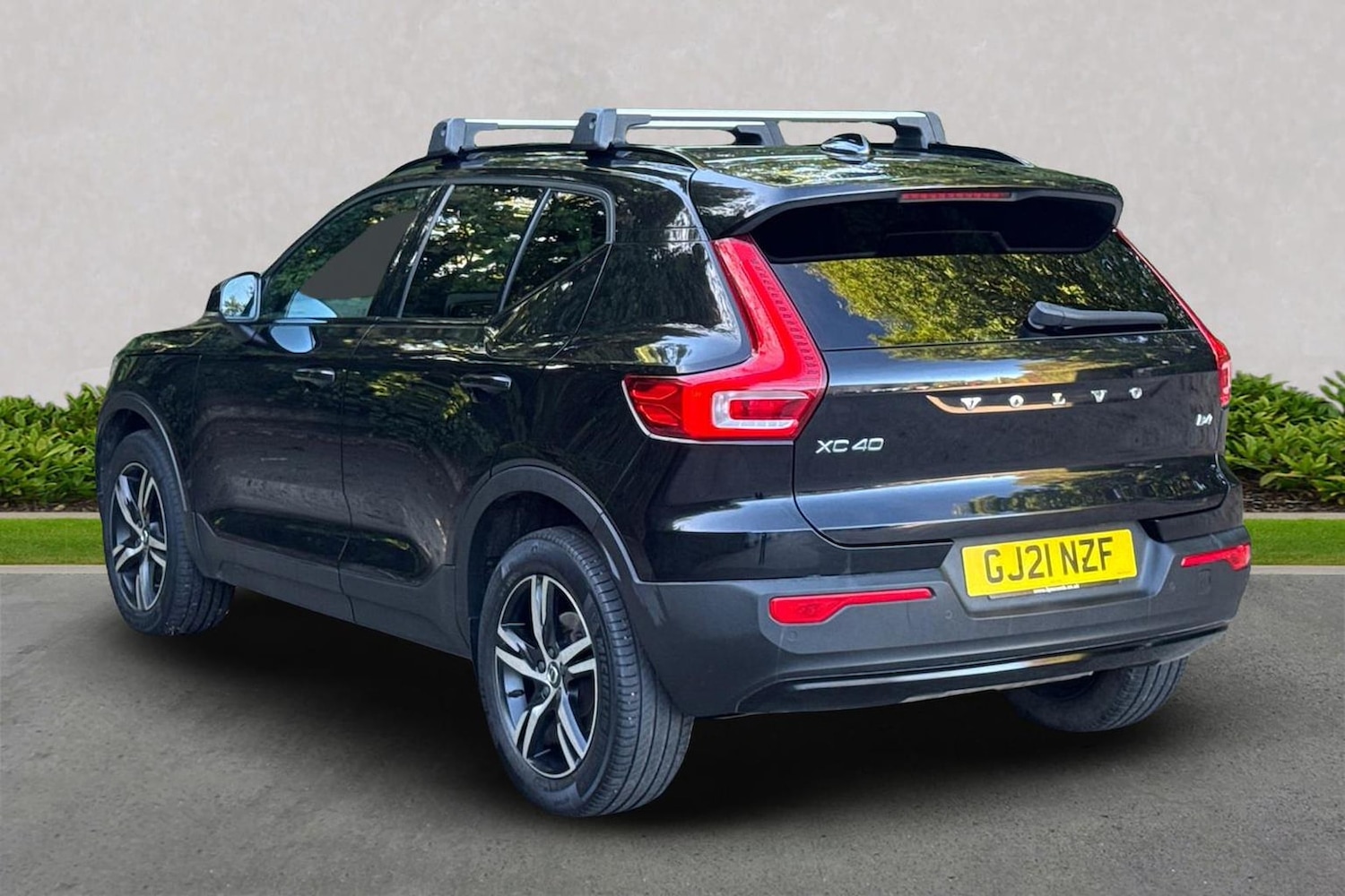 Used Volvo XC40 2021 for sale - 76064417: Photo 2