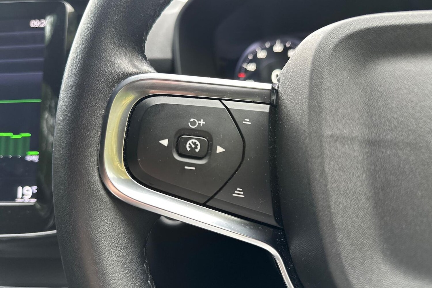 Used Volvo XC40 2022 for sale - 76231682: Photo 27