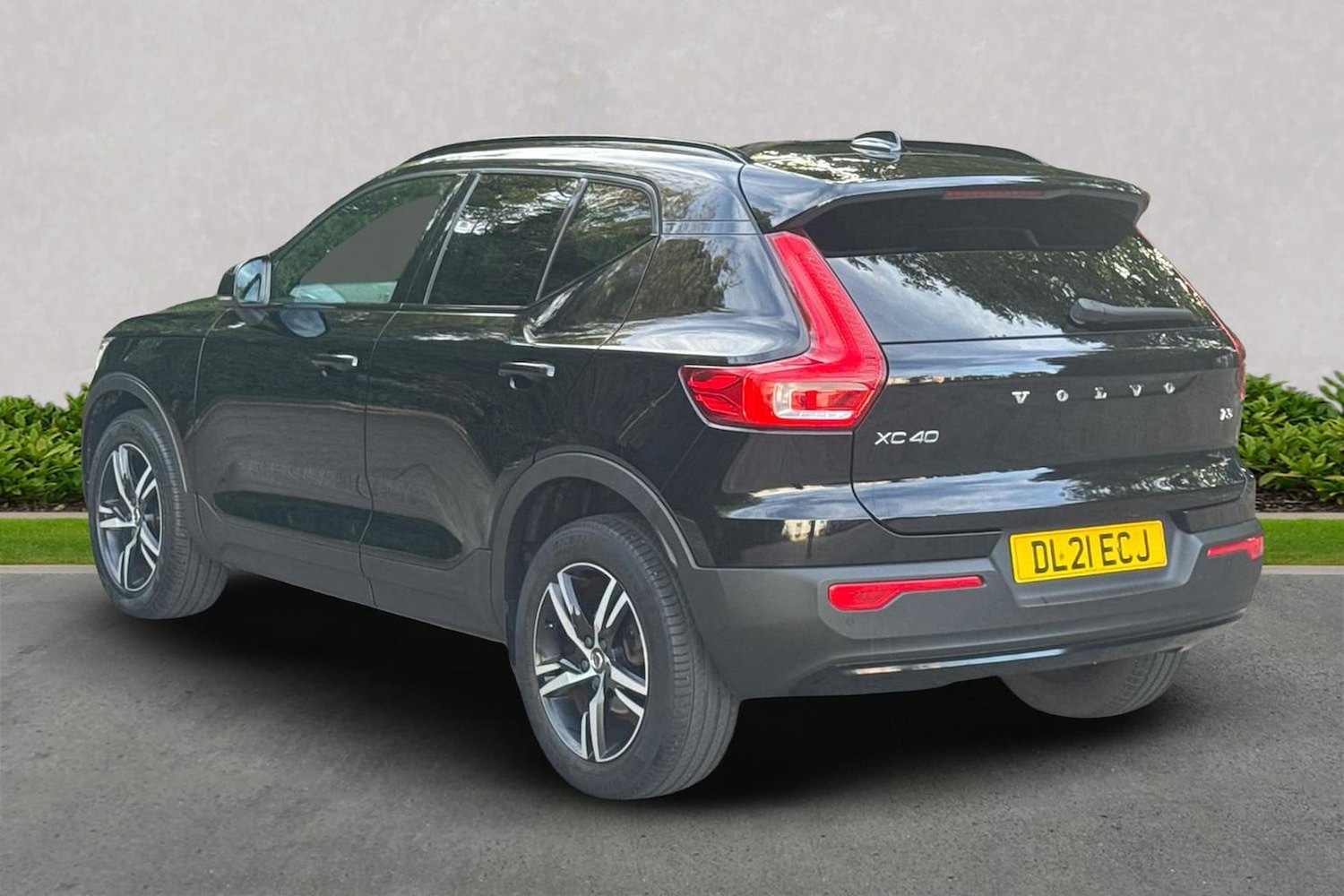 Used Volvo XC40 2021 for sale - 76064390: Photo 2