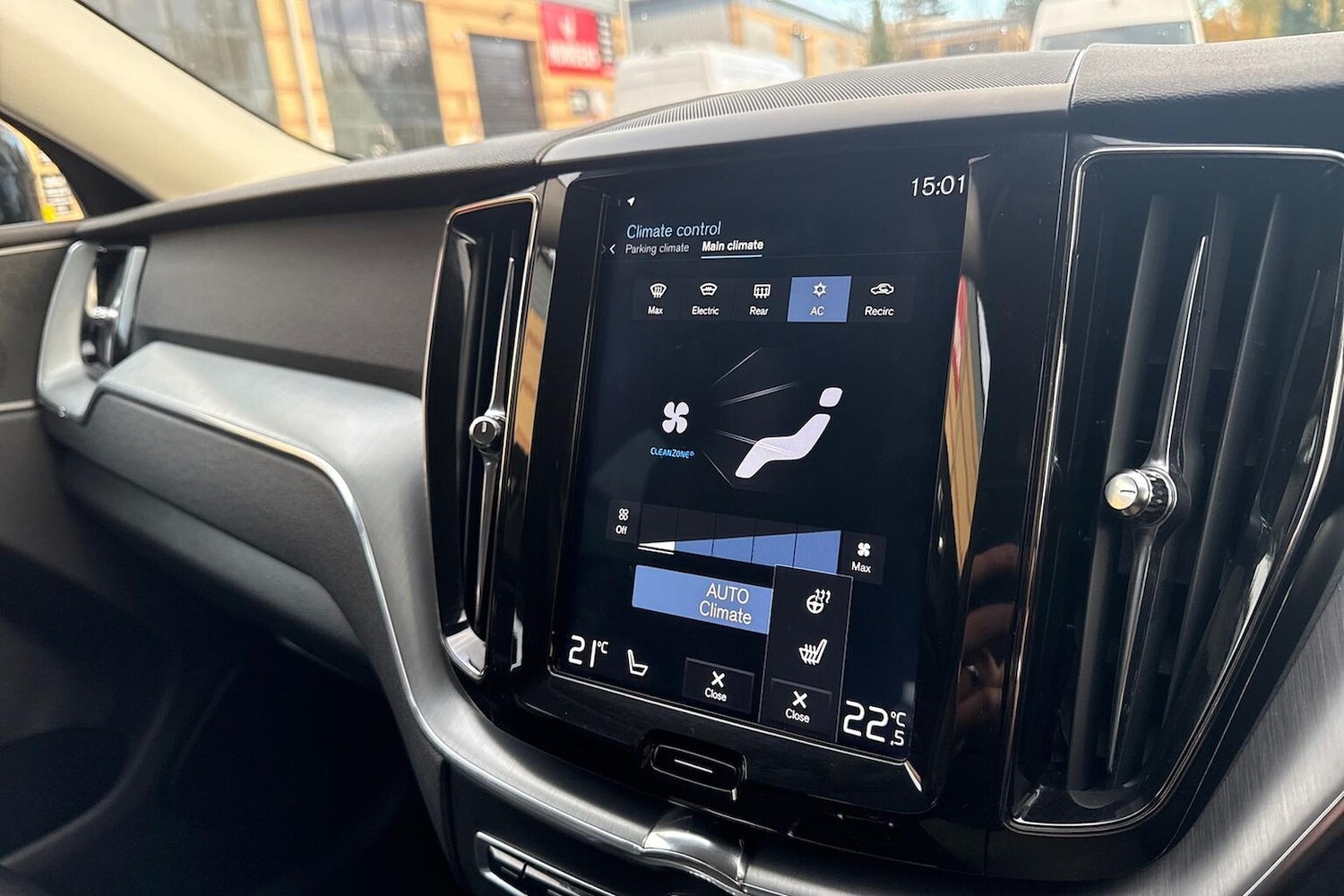 Used Volvo XC60 2018 for sale - 76439794: Photo 12