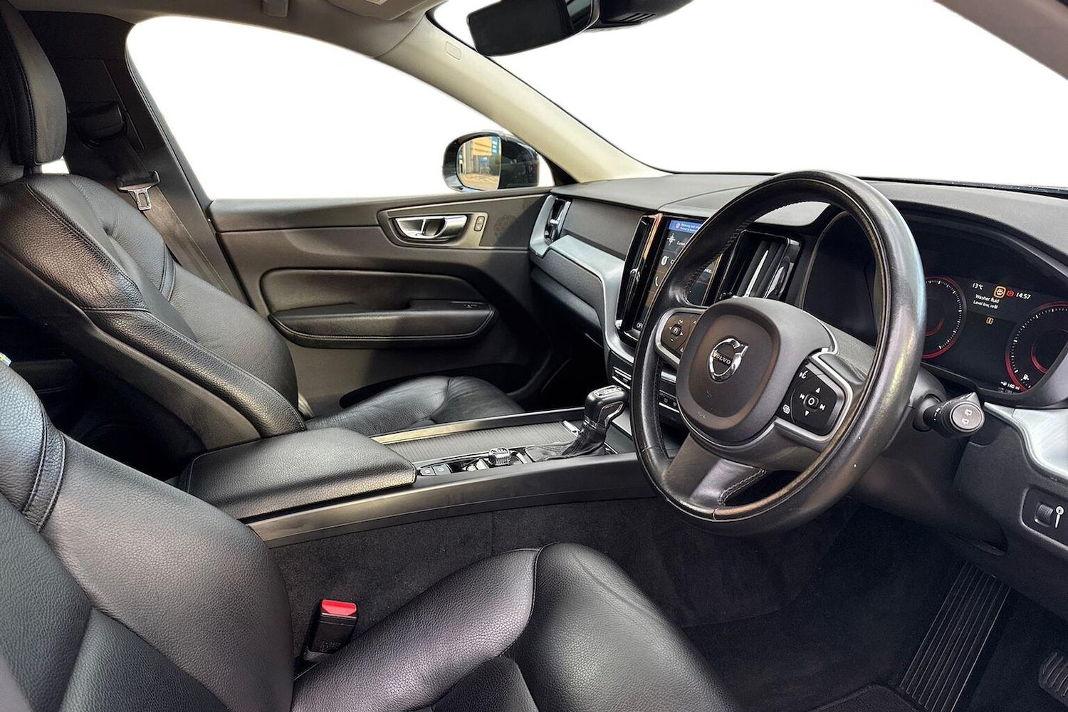 Used Volvo XC60 2018 for sale - 76439794: Photo 15