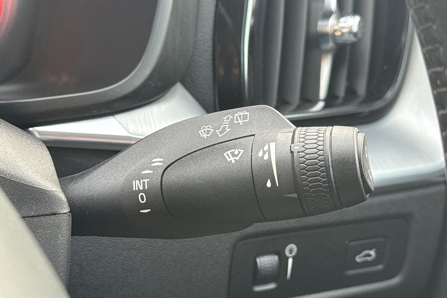 Used Volvo XC60 2018 for sale - 76439794: Photo 28