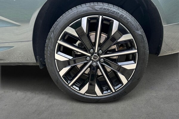 Used Volvo XC60 2025 for sale - 75512947: Photo 6