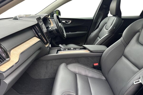 Used Volvo XC60 2025 for sale - 75512947: Photo 7
