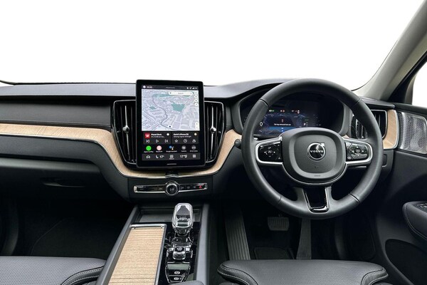 Used Volvo XC60 2025 for sale - 75512947: Photo 8
