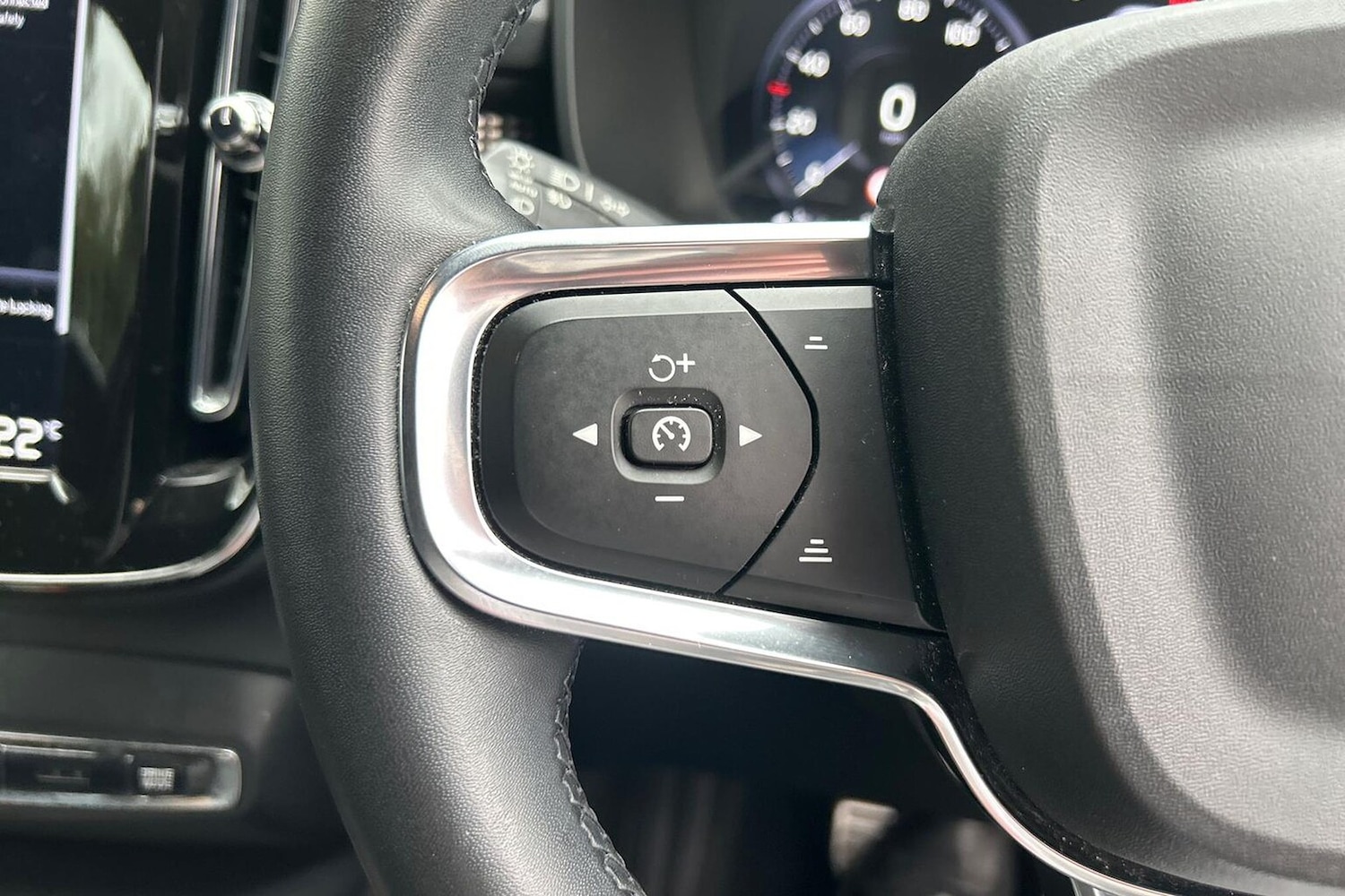 Used Volvo XC40 2022 for sale - 78192735: Photo 28