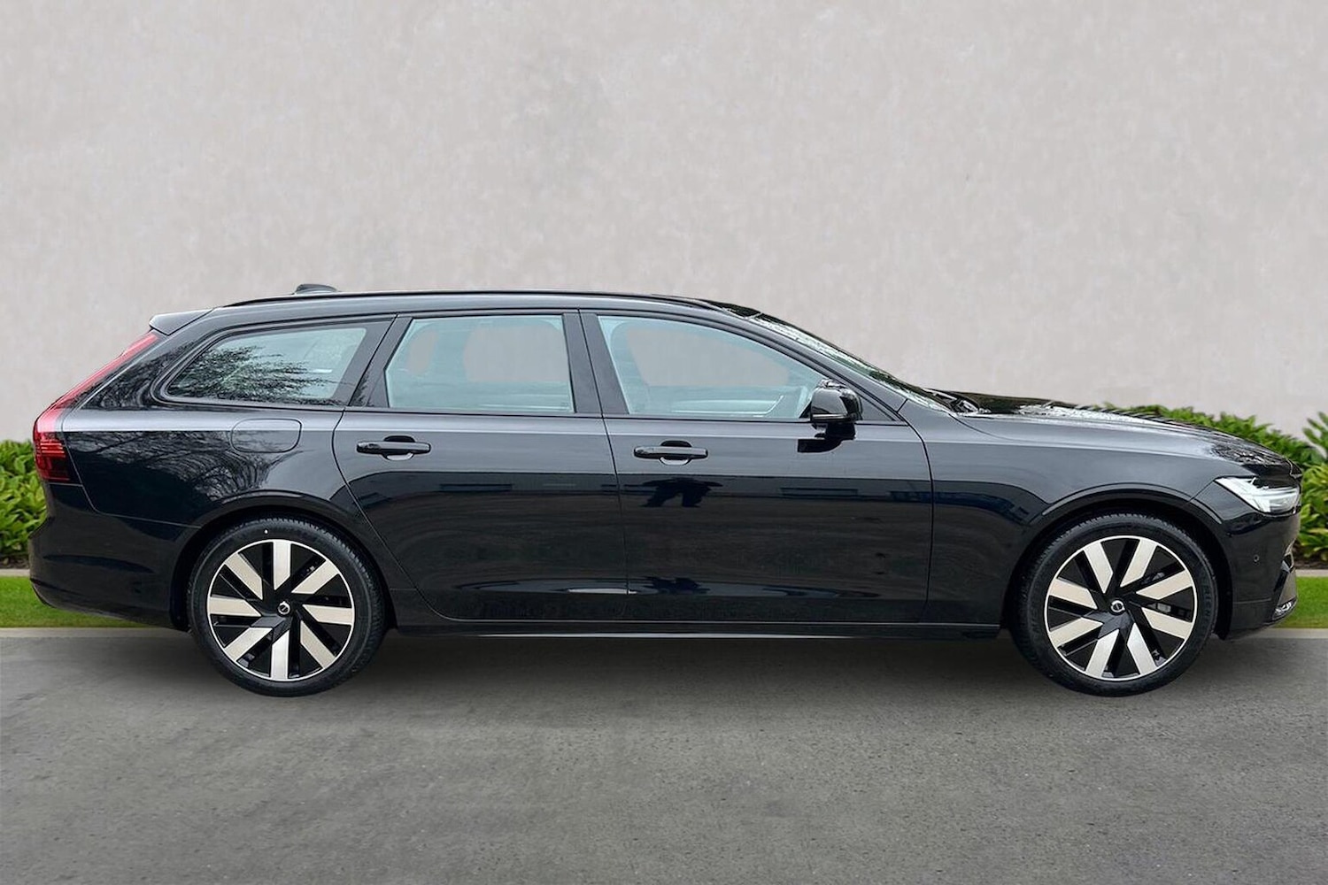 Used Volvo V90 2025 for sale - 77896290: Photo 3
