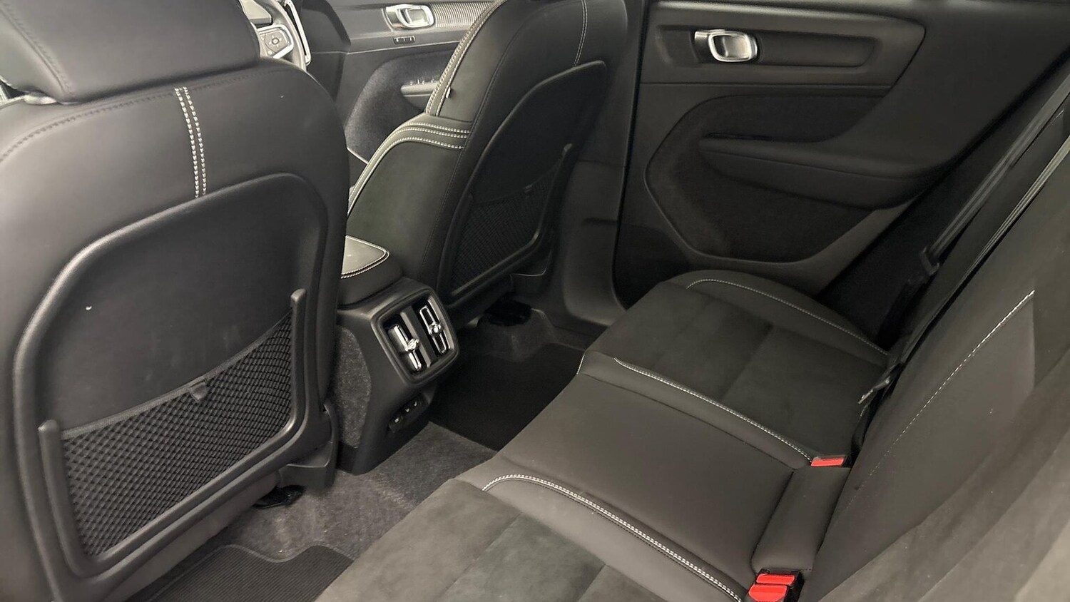 Used Volvo XC40 2024 for sale - 76064426: Photo 11