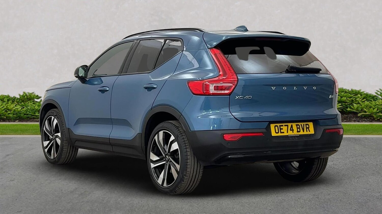 Used Volvo XC40 2024 for sale - 76064426: Photo 2
