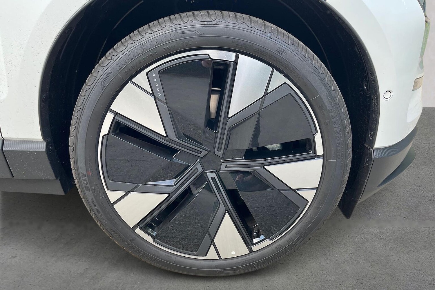 Used Volvo EX30 2025 for sale - 76628168: Photo 6