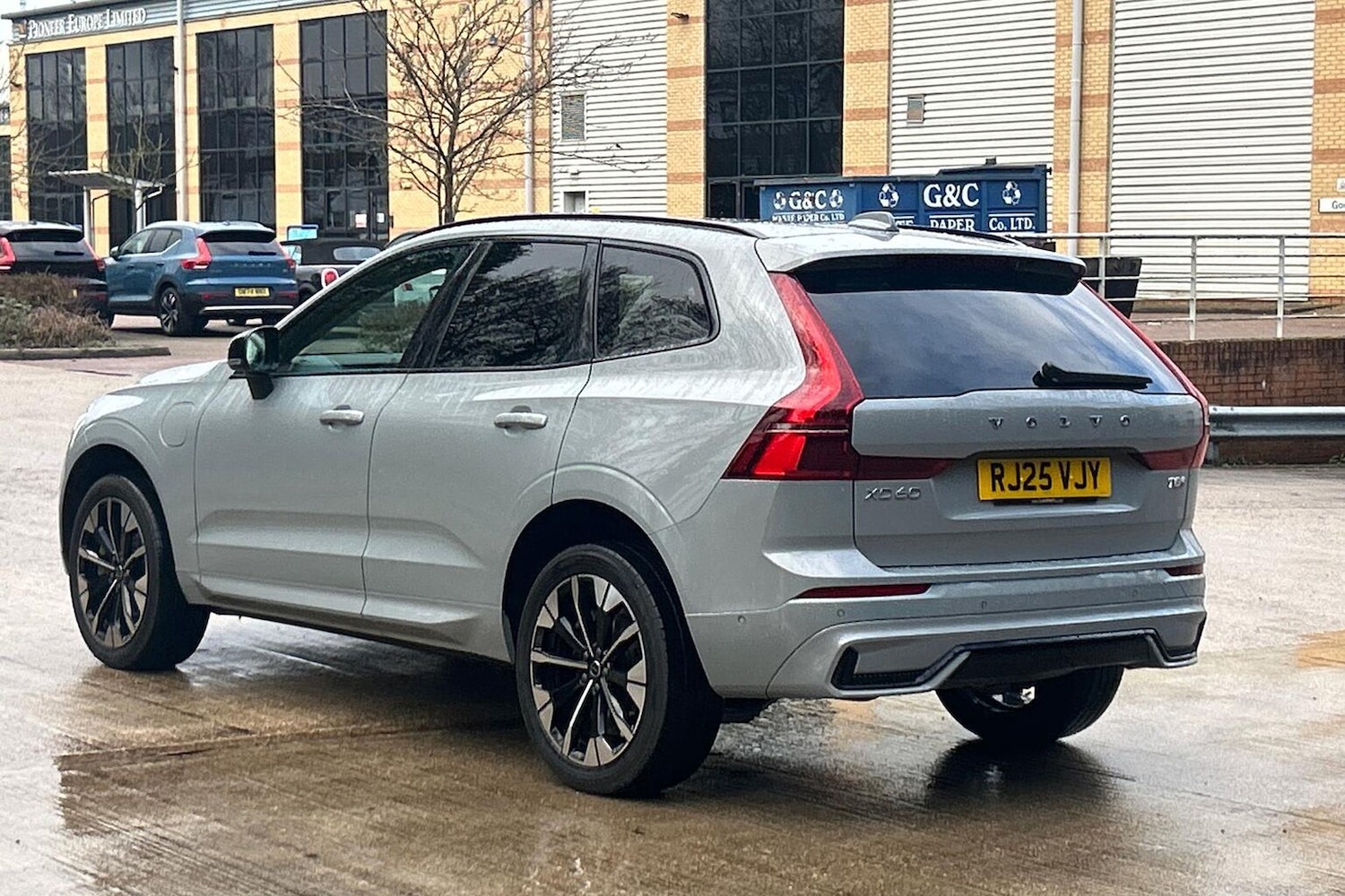 Used Volvo XC60 2025 for sale - 77715400: Photo 2