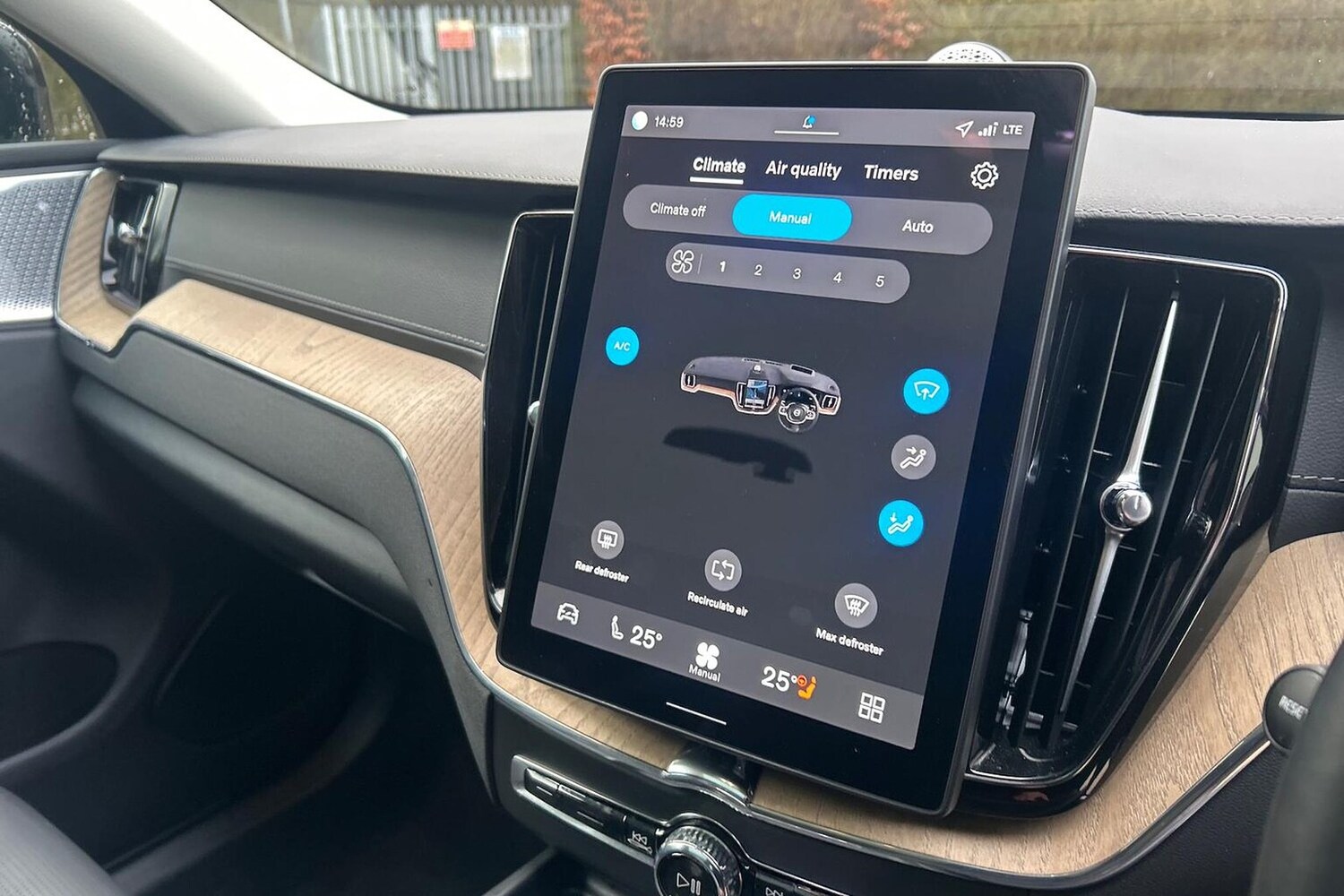 Used Volvo XC60 2025 for sale - 77715400: Photo 25