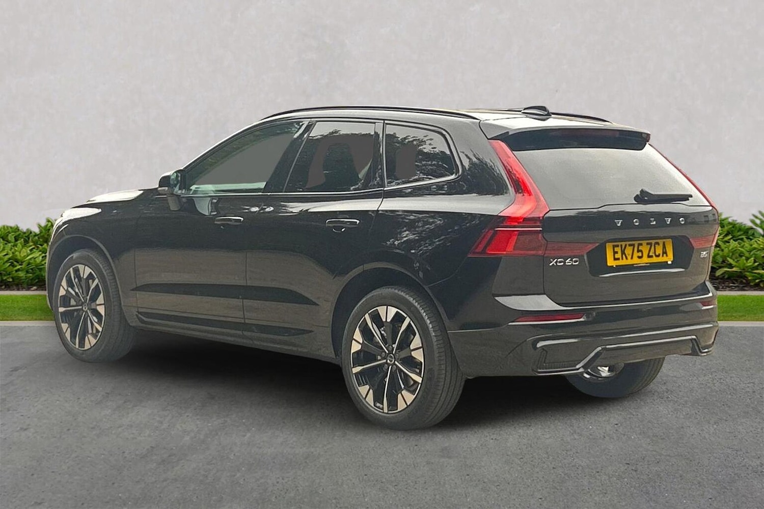 Used Volvo XC60 2025 for sale - 77487365: Photo 2