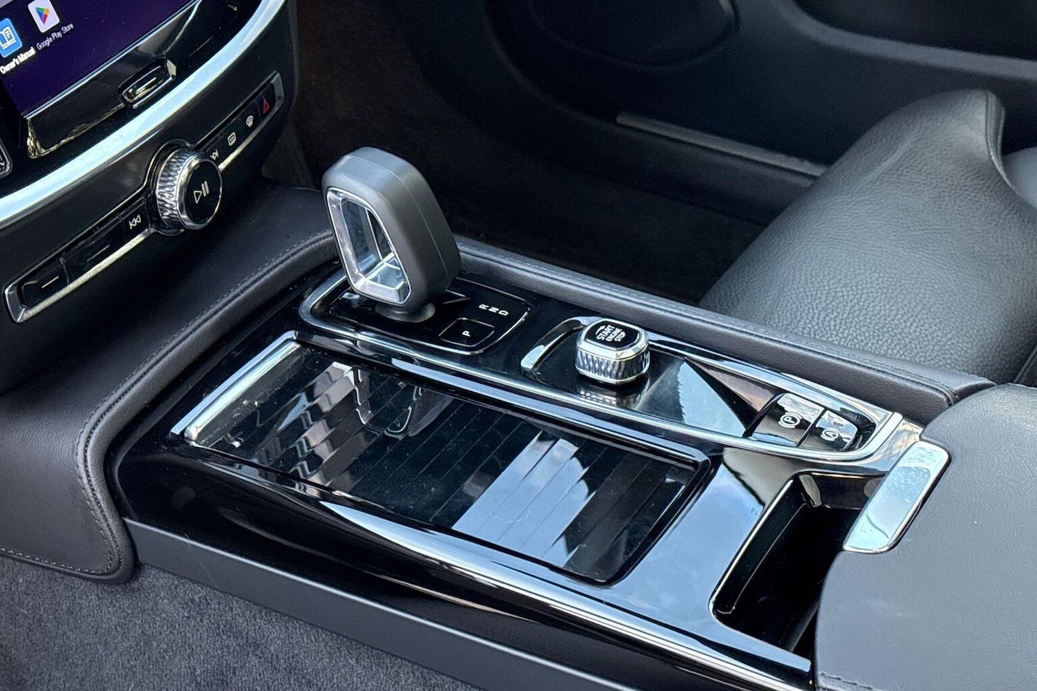 Used Volvo V60 2022 for sale - 76589160: Photo 13