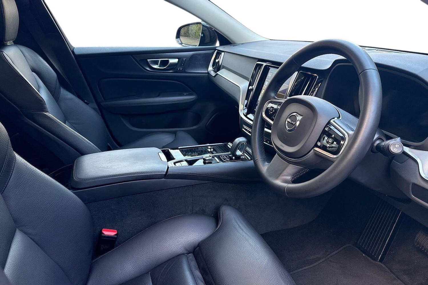 Used Volvo V60 2022 for sale - 76589160: Photo 15