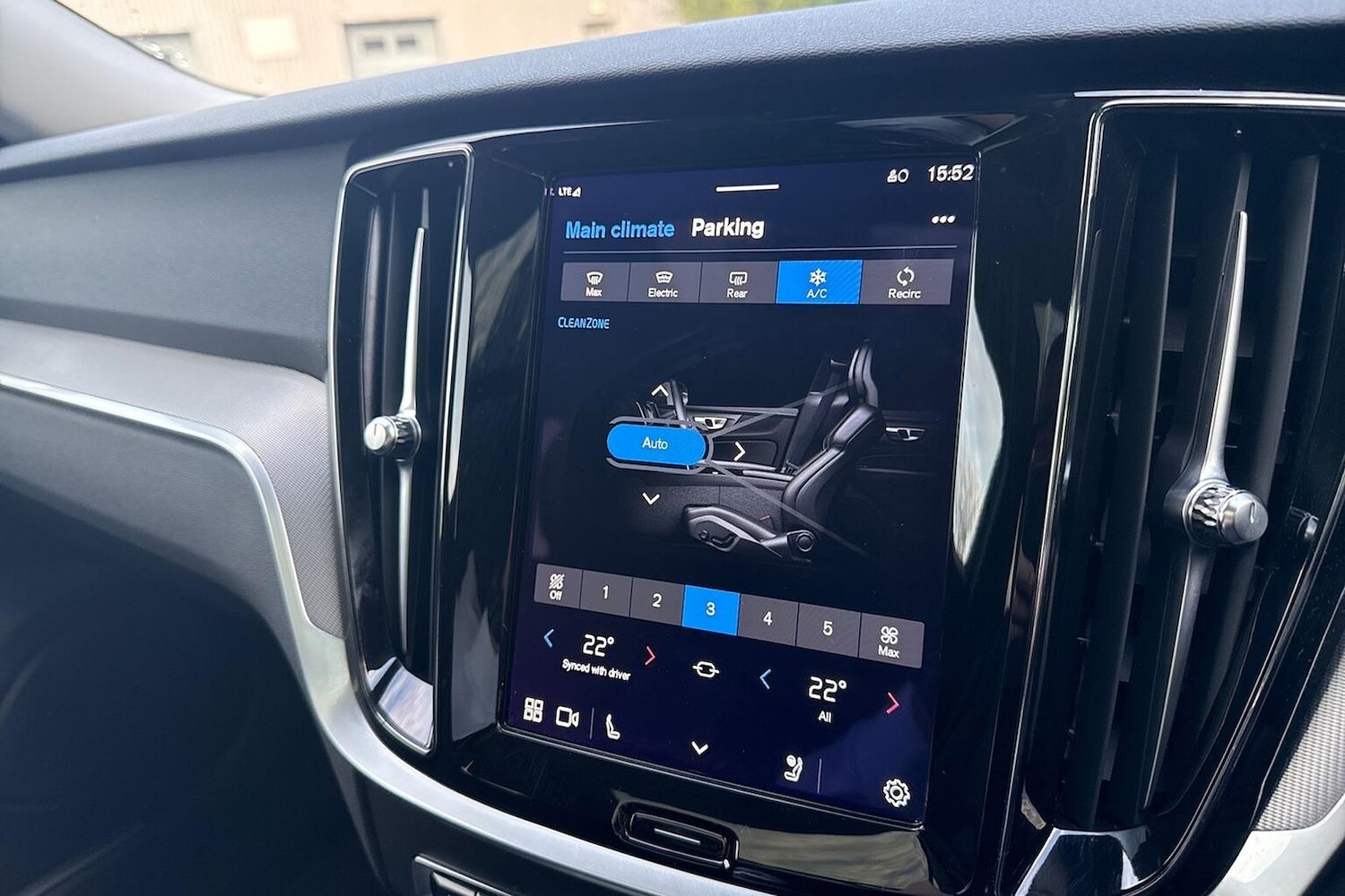 Used Volvo V60 2022 for sale - 76589160: Photo 22