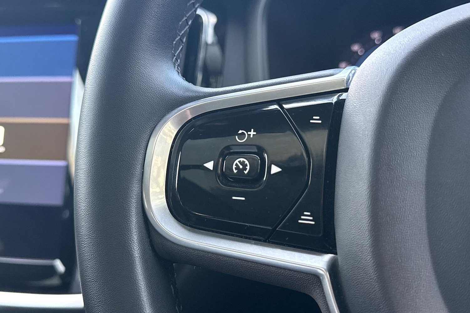 Used Volvo V60 2022 for sale - 76589160: Photo 25