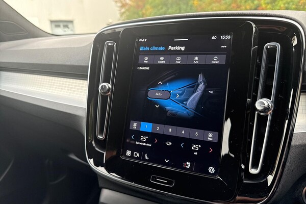 Used Volvo XC40 2023 for sale - 76313882: Photo 12