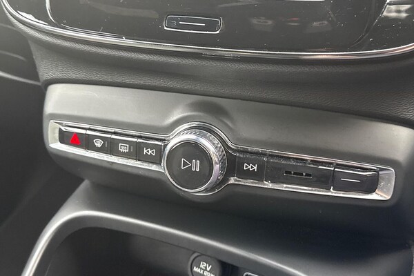 Used Volvo XC40 2023 for sale - 76313882: Photo 22