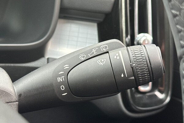 Used Volvo XC40 2023 for sale - 76313882: Photo 28