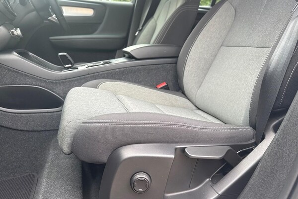 Used Volvo XC40 2023 for sale - 76313882: Photo 31