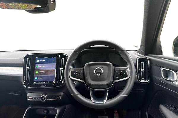Used Volvo XC40 2023 for sale - 76313882: Photo 9
