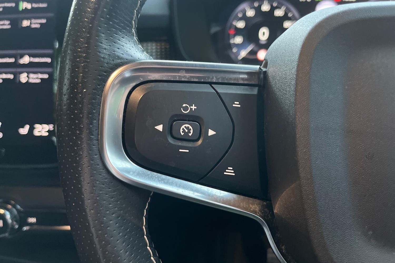 Used Volvo XC40 2020 for sale - 76521018: Photo 28