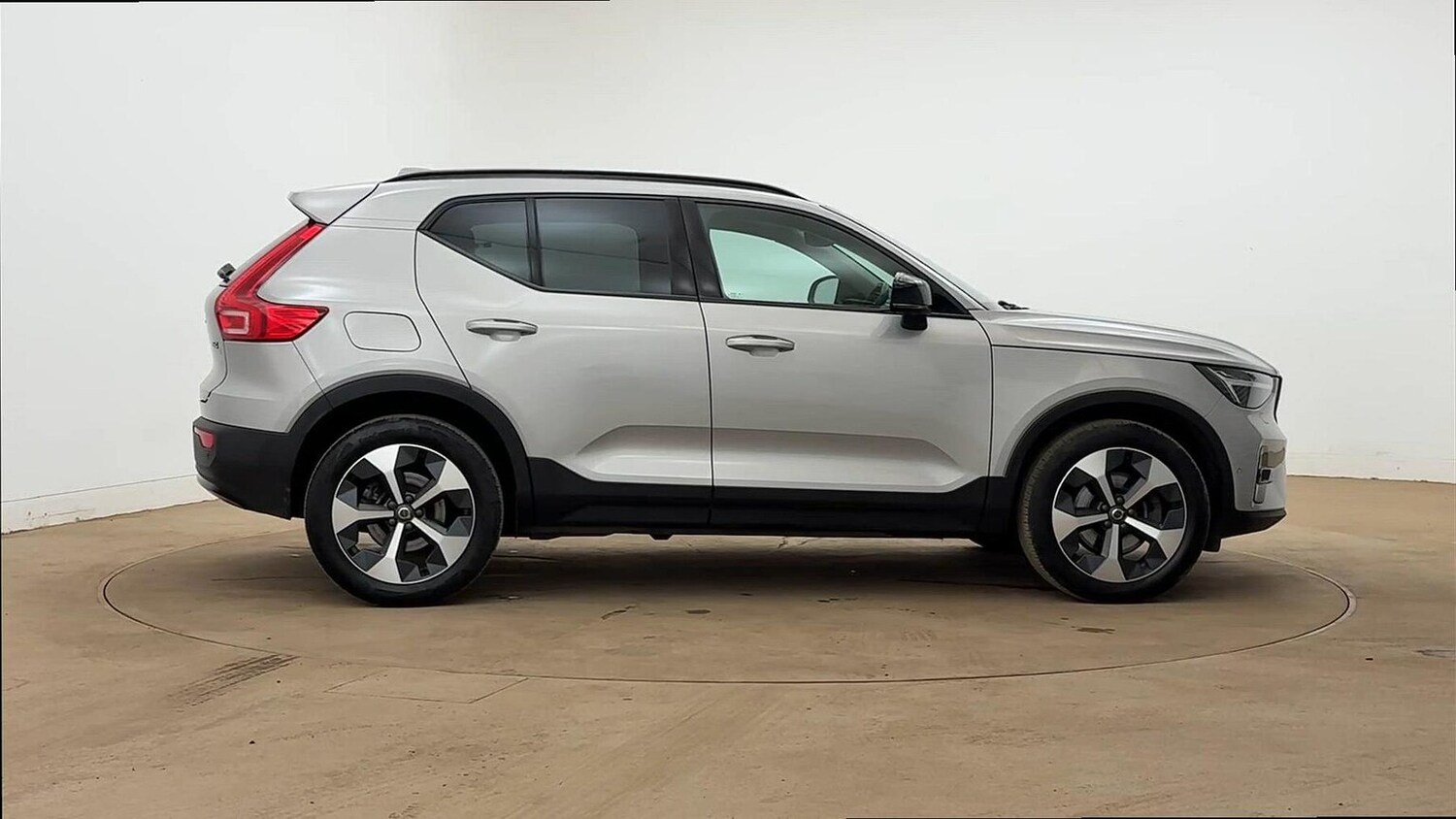 Used Volvo XC40 2023 for sale - 78192915: Photo 11