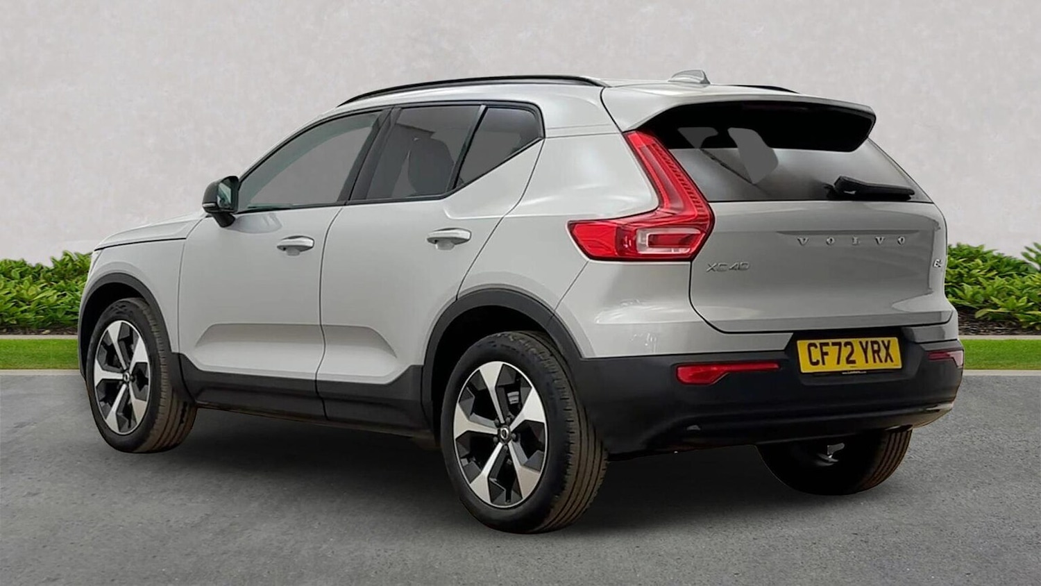 Used Volvo XC40 2023 for sale - 78192915: Photo 2