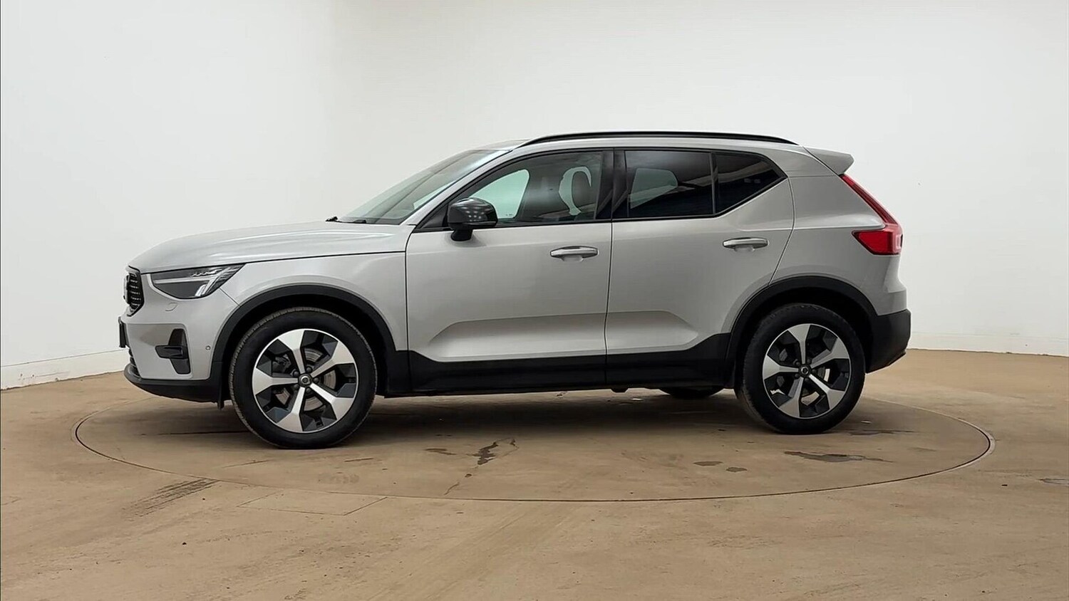 Used Volvo XC40 2023 for sale - 78192915: Photo 25