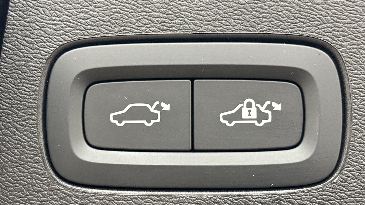 Used Volvo XC60 2025 for sale - 76413928: Photo 16