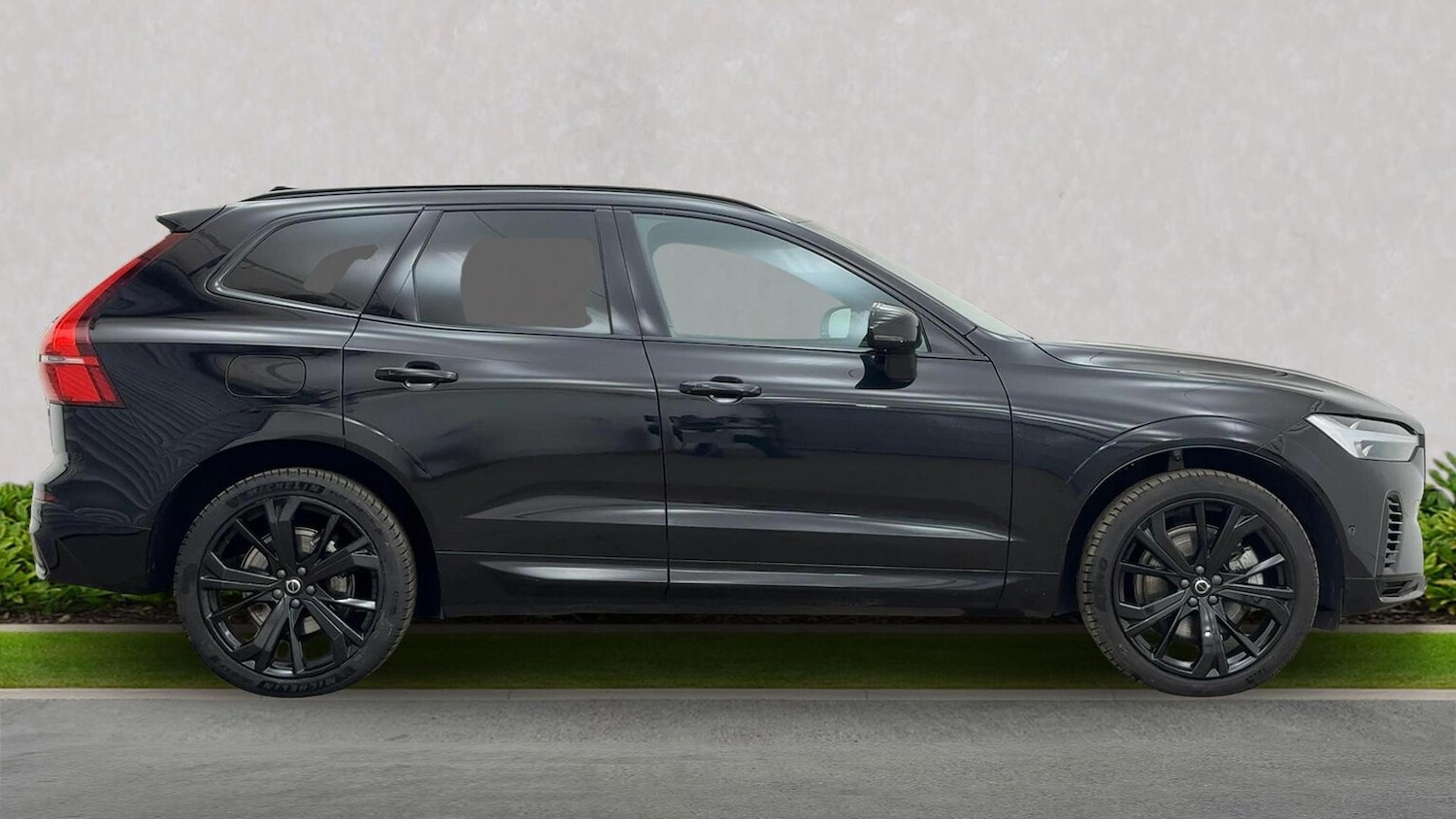 Used Volvo XC60 2025 for sale - 76413928: Photo 2