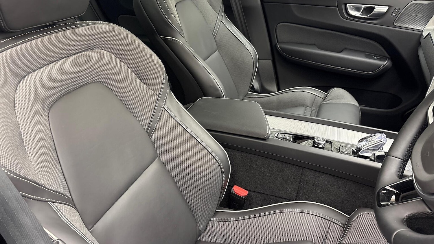 Used Volvo XC60 2025 for sale - 76413928: Photo 26