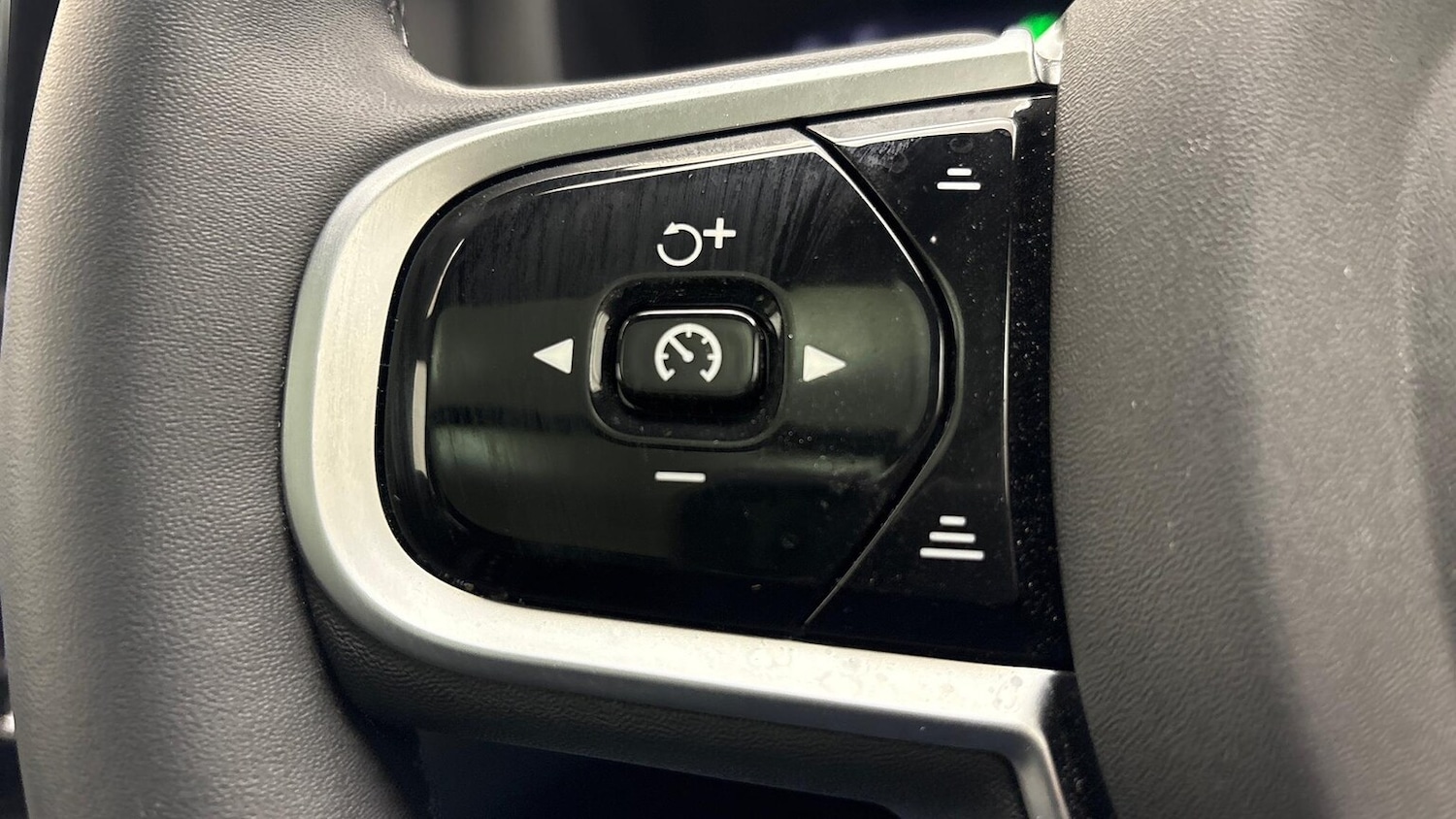 Used Volvo XC60 2025 for sale - 76413928: Photo 28