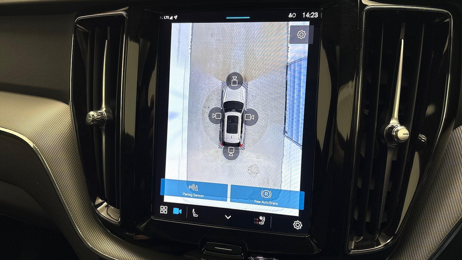 Used Volvo XC60 2025 for sale - 76413928: Photo 36