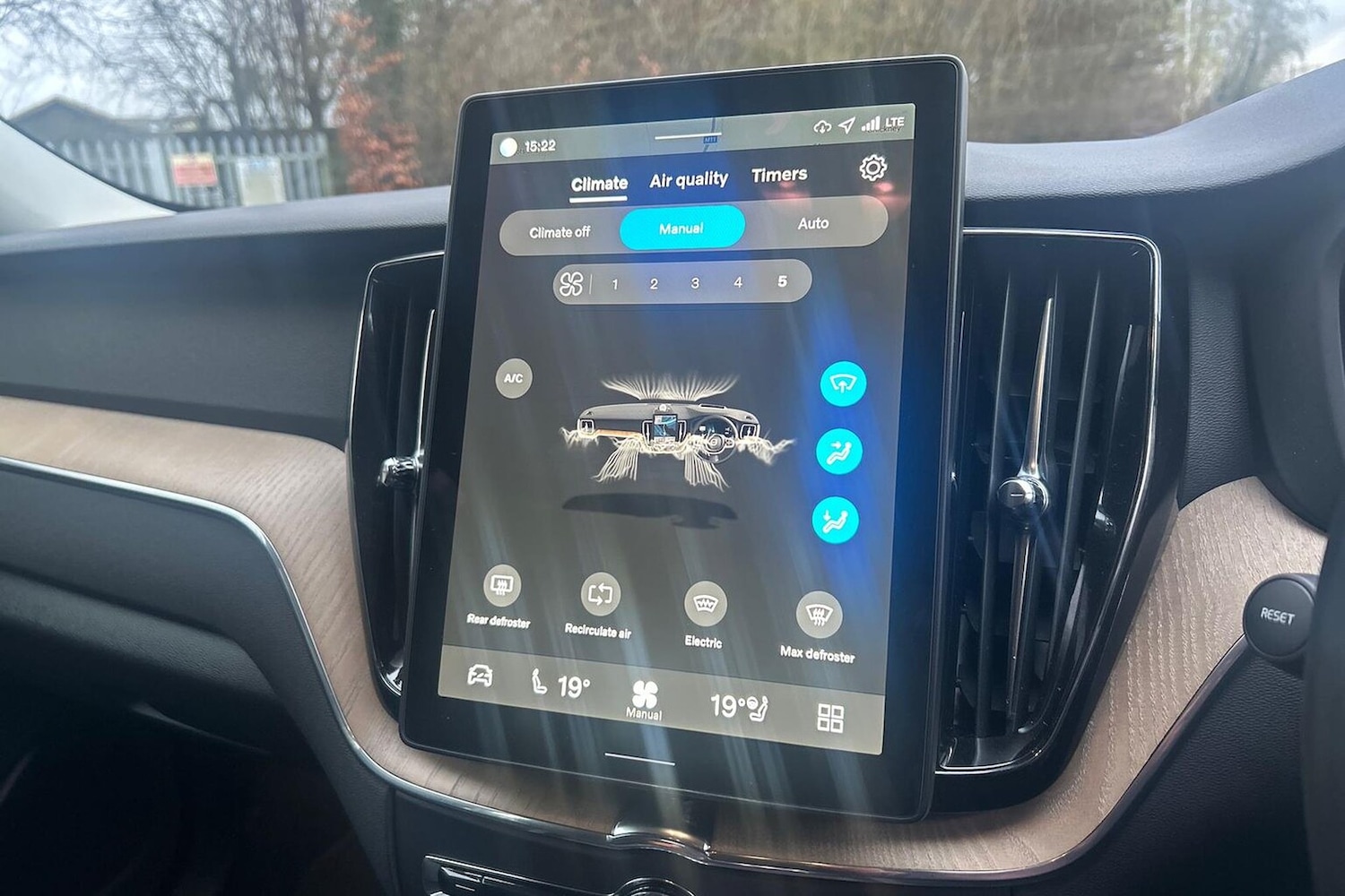 Used Volvo XC60 2025 for sale - 77802140: Photo 11