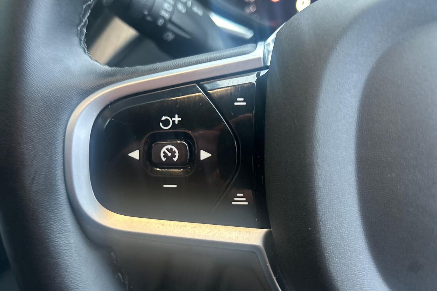 Used Volvo XC60 2025 for sale - 77802140: Photo 26