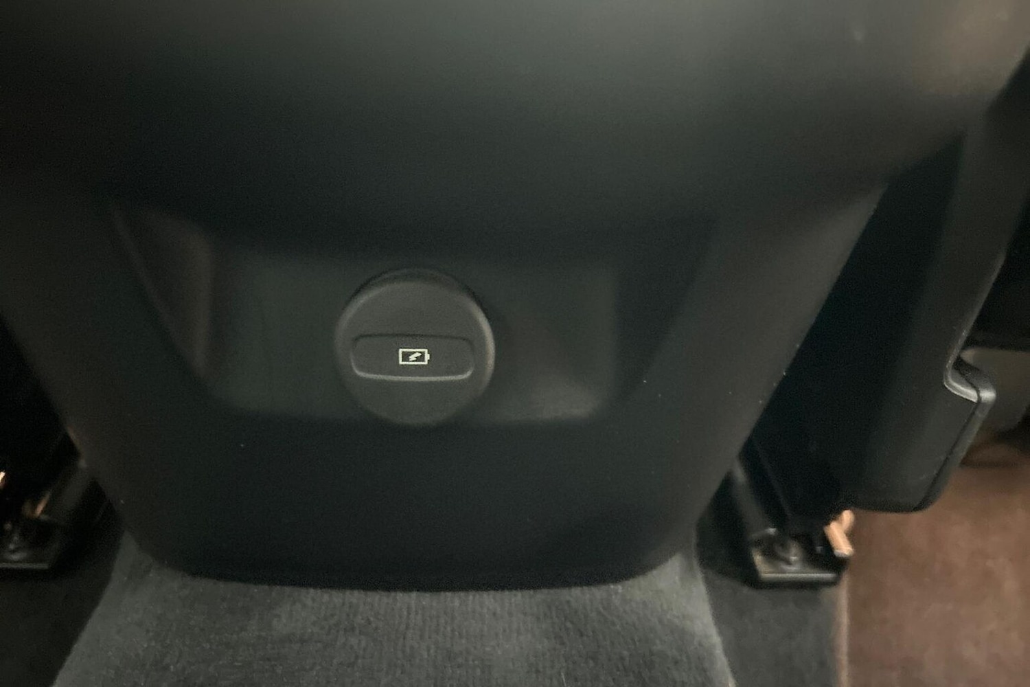 Used Land Rover Discovery Sport 2020 for sale - 76340622: Photo 2