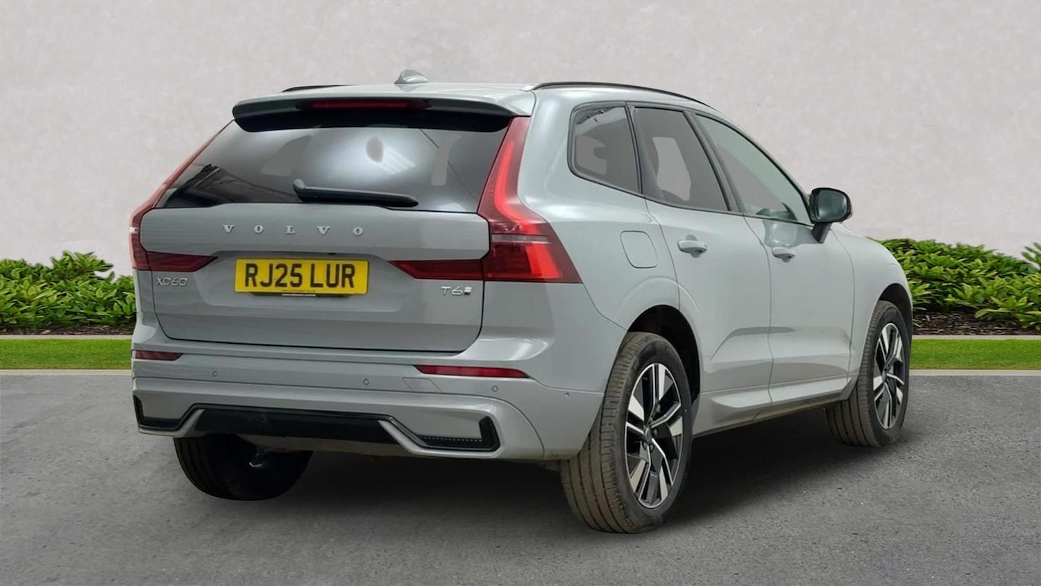 Used Volvo XC60 2025 for sale - 77813383: Photo 3