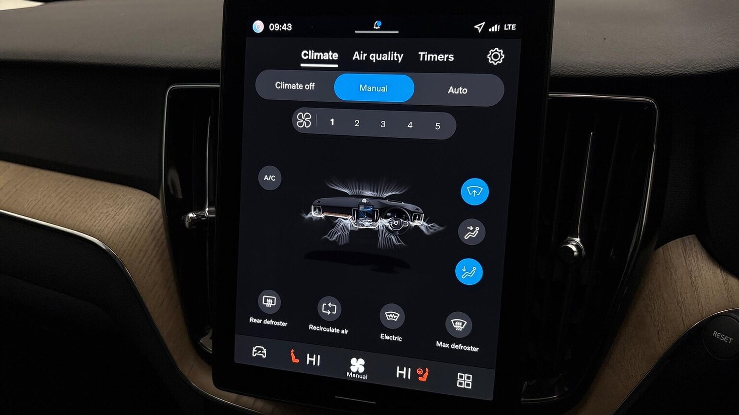 Used Volvo XC60 2025 for sale - 77813383: Photo 35