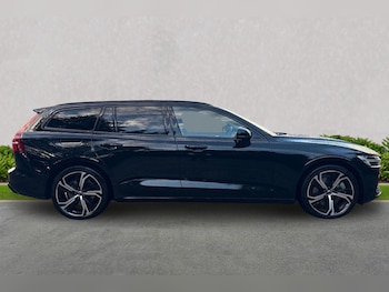 Used Volvo V60 2022 for sale - 76391707: Photo