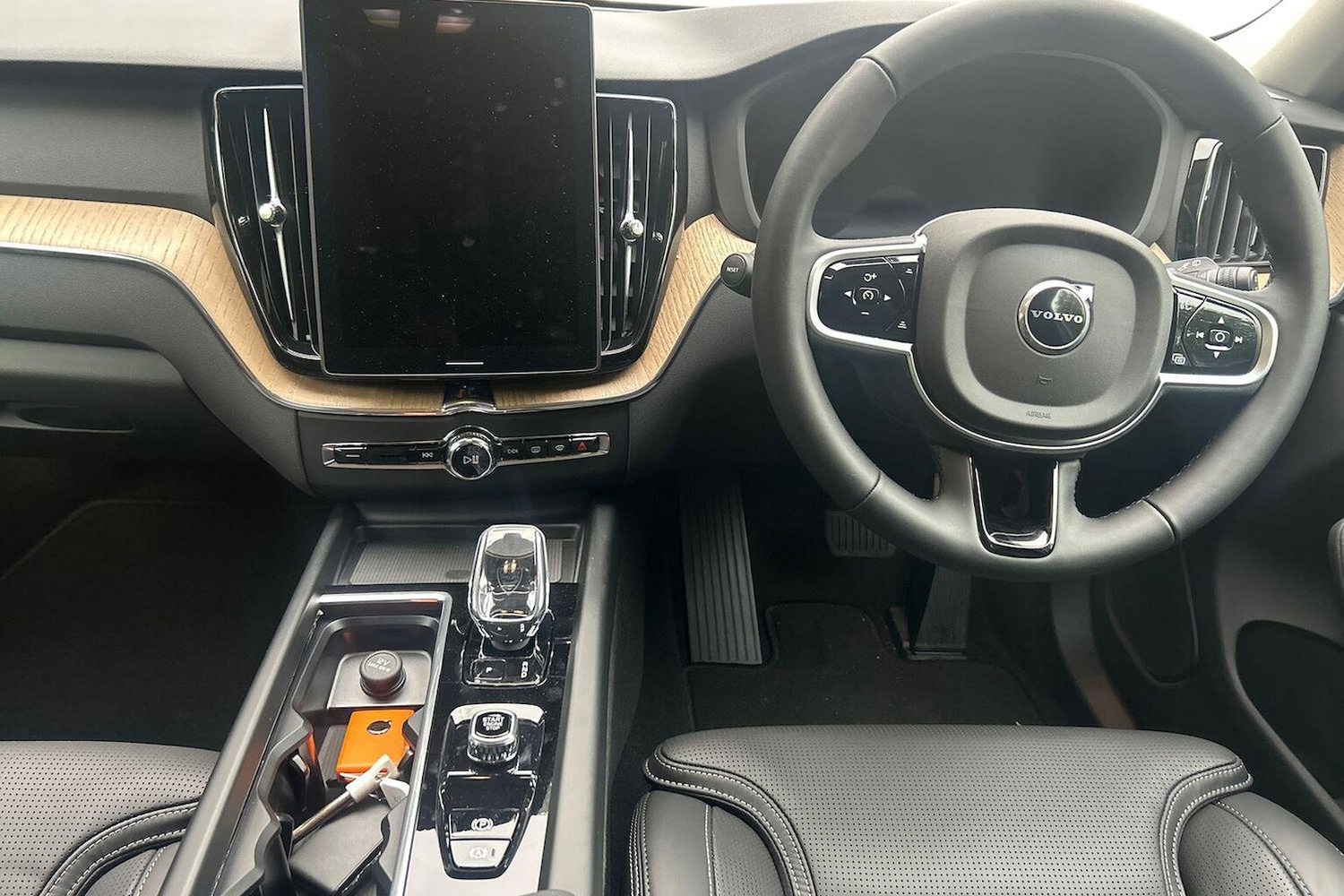 Used Volvo XC60 2025 for sale - 76305405: Photo 10