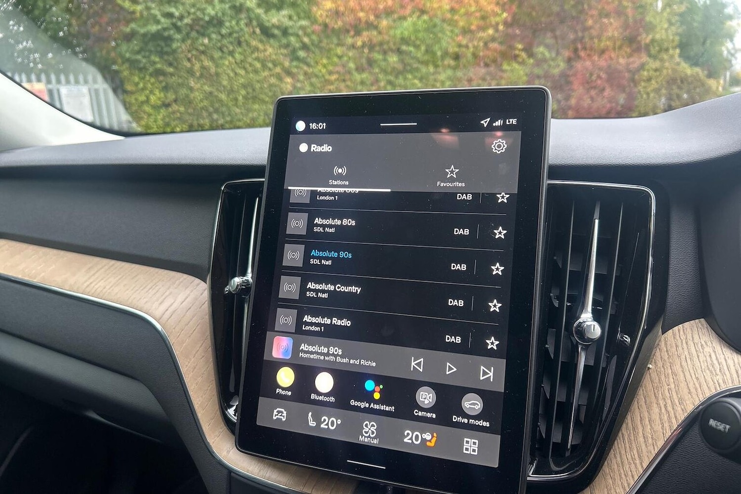 Used Volvo XC60 2025 for sale - 76305405: Photo 2