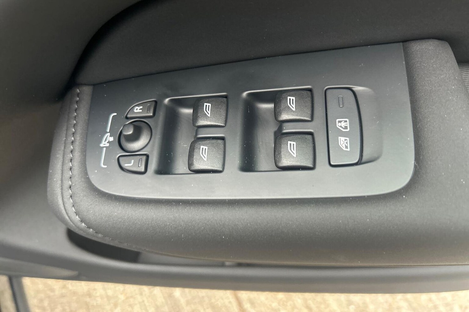 Used Volvo XC60 2025 for sale - 76305405: Photo 22