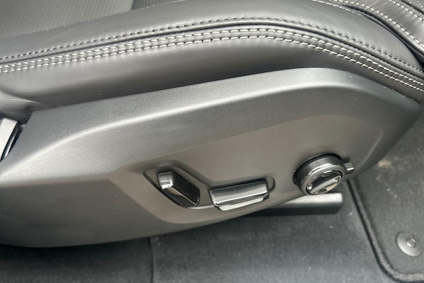 Used Volvo XC60 2025 for sale - 76305405: Photo 31