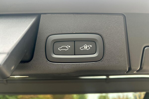 Used Volvo XC60 2025 for sale - 76305405: Photo 38