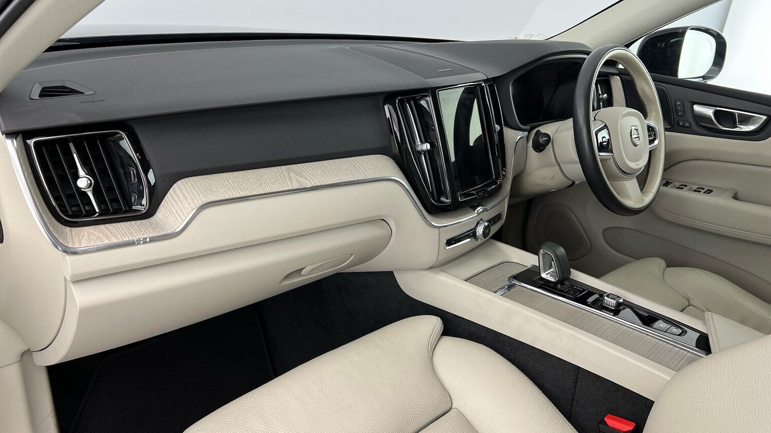 Used Volvo XC60 2023 for sale - 78192848: Photo 18